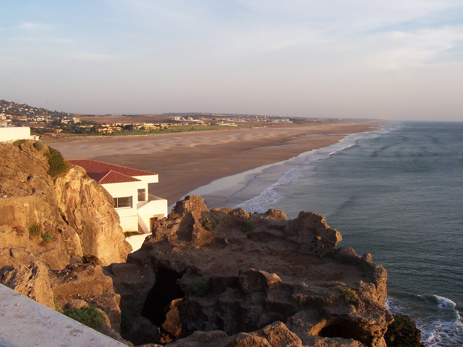 De-Westernizing Morocco: Pre-Migration Colonial History and theEthnic-Oriented Self-Representation of Tangier’s Natives in Israel